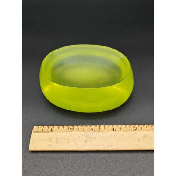 Vintage Soap Dish Green Yellow Oval Shape Plastic Mold - Picture 5 of 7